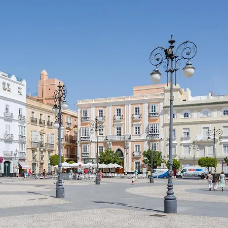 Con Patio En Centro Cádiz